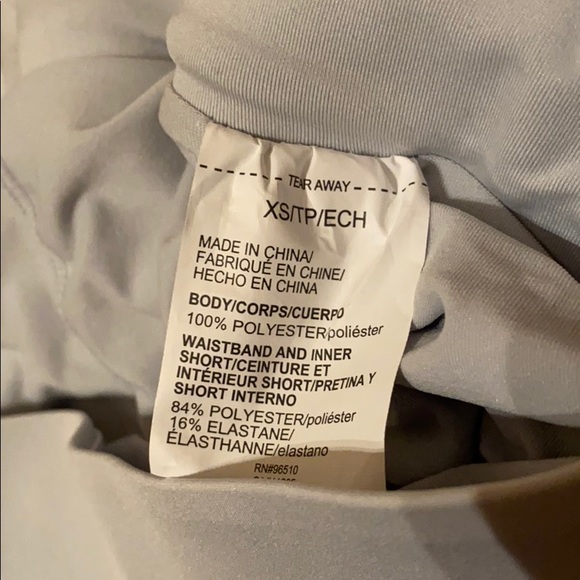 Under Armour XS never worn two layer shorts - Picture 7 of 7